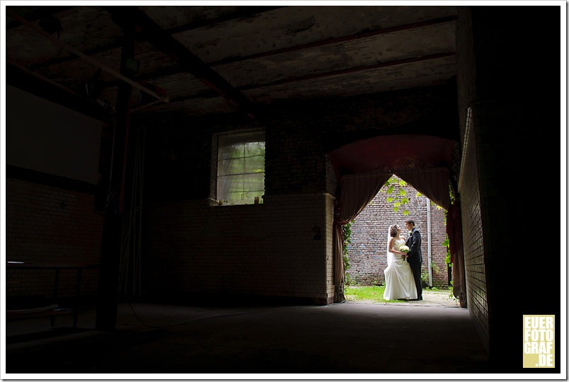 landhotel voshoevel schermbeck hochzeit fotograf 03 thumb Der Schacht im Garten | Hochzeit Landhotel Vosh&ouml;vel, Schermbeck