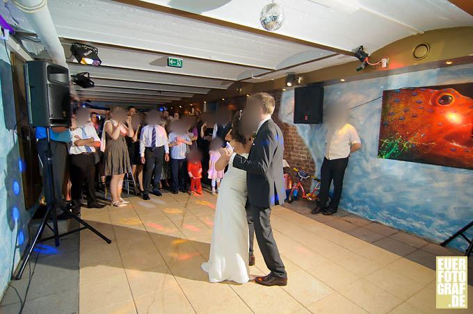 Hochzeit im Restaurant Altes Fischerhaus mit Blue Bar, Düsseldorf Benrath, Hochzeitsfotograf